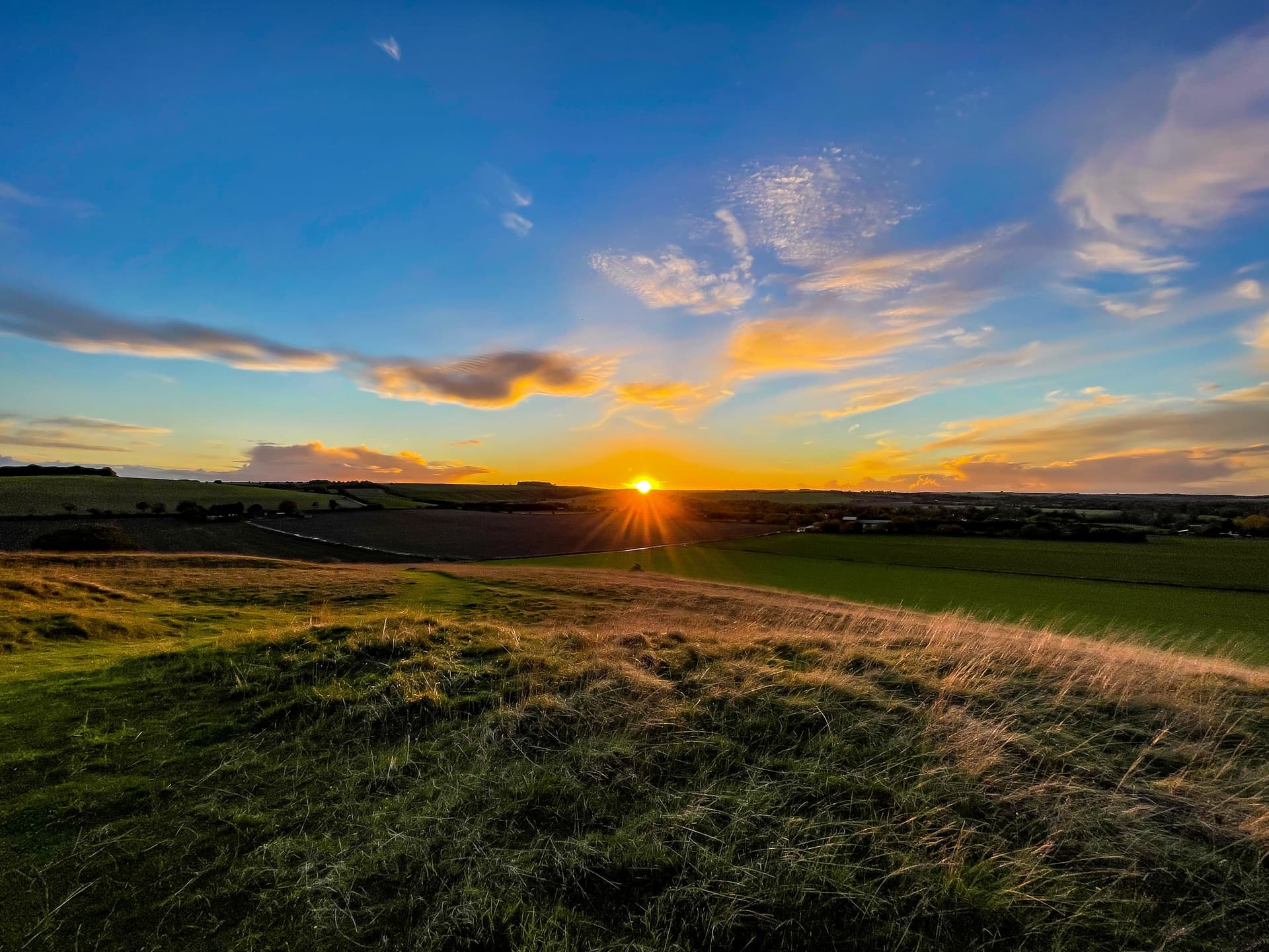 Sunsets are eye catching transitions to encourage us to Live Each Day Fully
